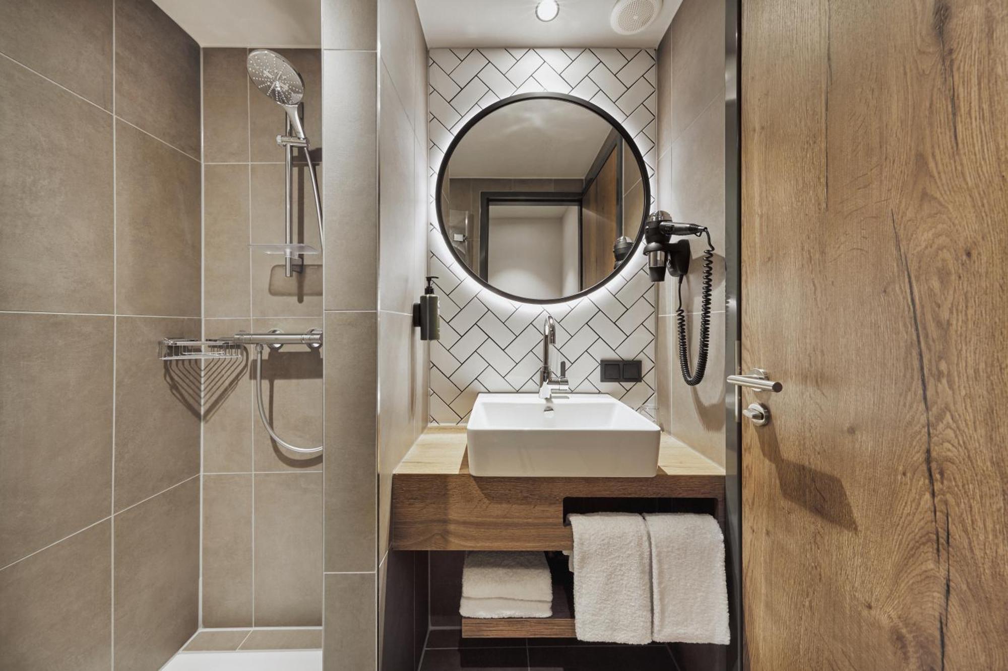 H2 Hotel 3*